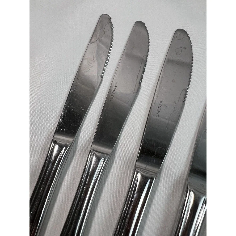 Oneida Stainless 9” Dinner Knives Set of‎ 8